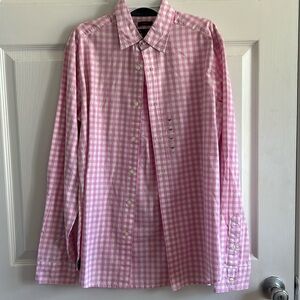 Gap men’s long sleeve classic fit cotton shirt. Tags are still on it. Small